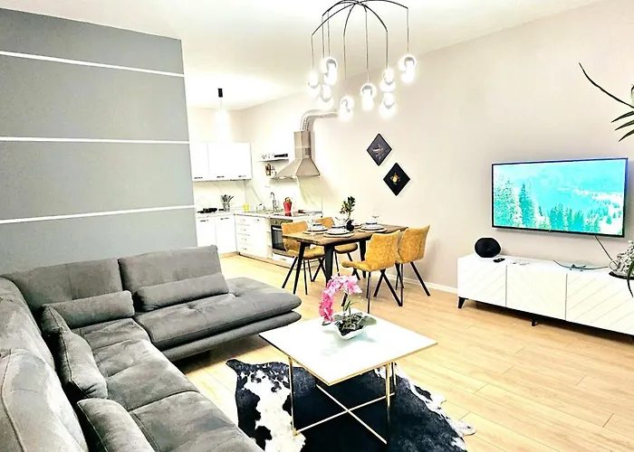 Center Easy_luxury טיראנה